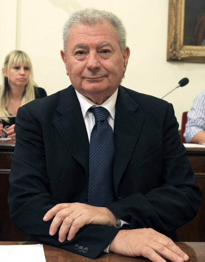 ΒΡΕΘΗΚΕ ΝΕΚΡΟΣ Ο ΣΗΦΗΣ ΒΑΛΥΡΑΚΗΣ ΦΩΤΟ ΑΡΧΕΙΟΥ Βαλυράκη