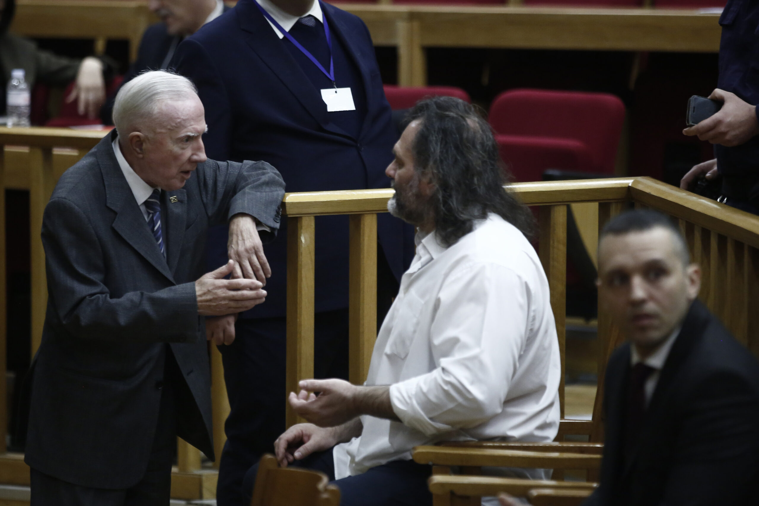 Δίκη Χρυσής Αυγής : Άφαντη η σύντροφος του Παύλου Φύσσα για να καταθέσει στο δικαστήριο