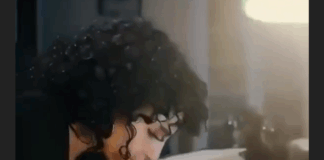 Το βίντεο της ντροπής: Απίστευτη προεκλογική καμπάνια υποψήφιου συμβούλου για το ΔΣΑ με αναπαράσταση σνιφαρίσματος κοκαΐνης Μούκας