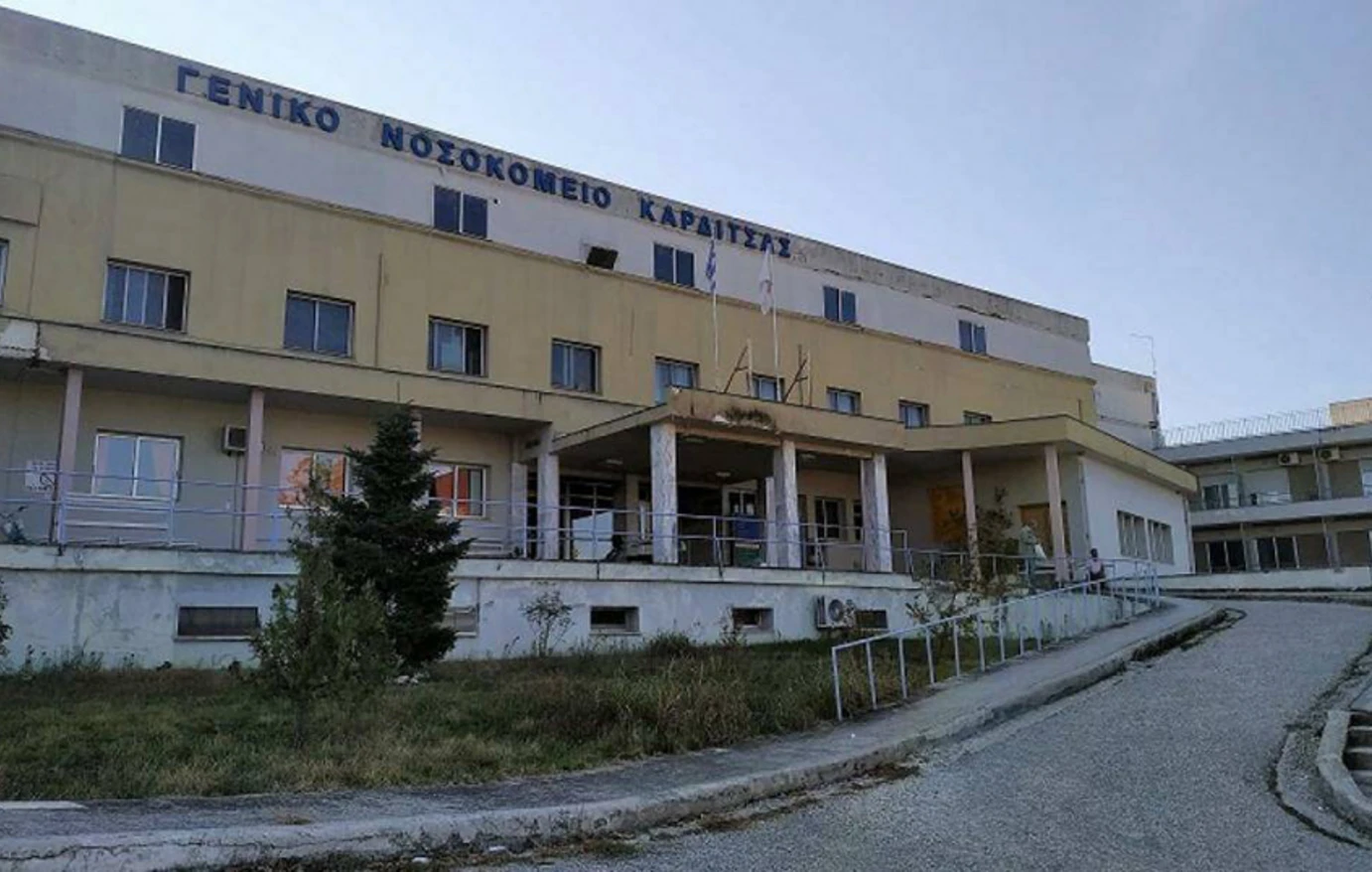 Ένοχοι τρεις γιατροί για τον θάνατο 33χρονου στην Καρδίτσα – Κατέληξε από ασφυξία κατά τη διακομιδή του στη Λάρισα